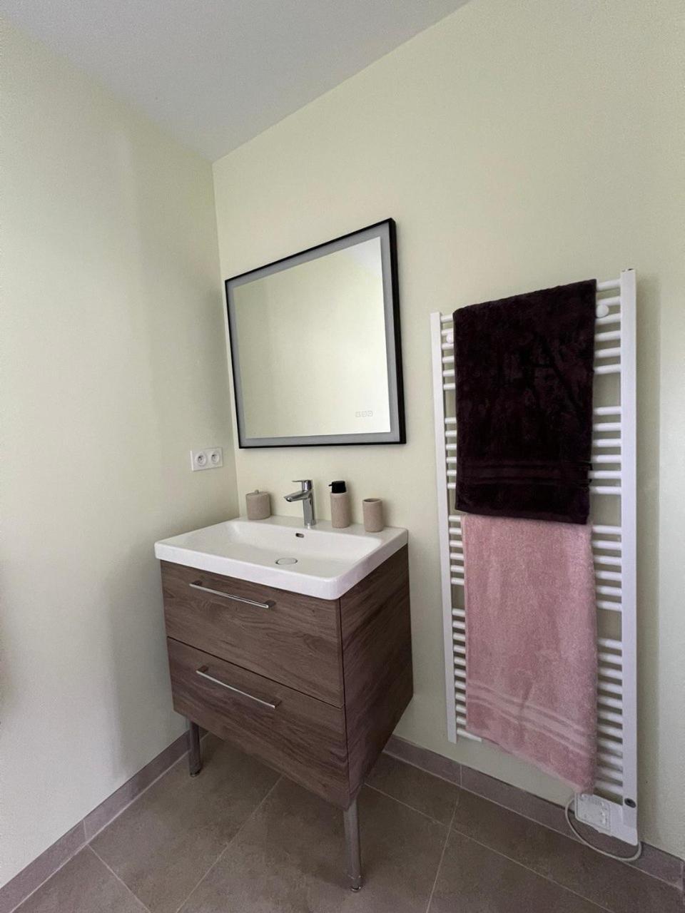 La Valentine Love Room Gites Des 3 Lavoirs Bourogne Экстерьер фото
