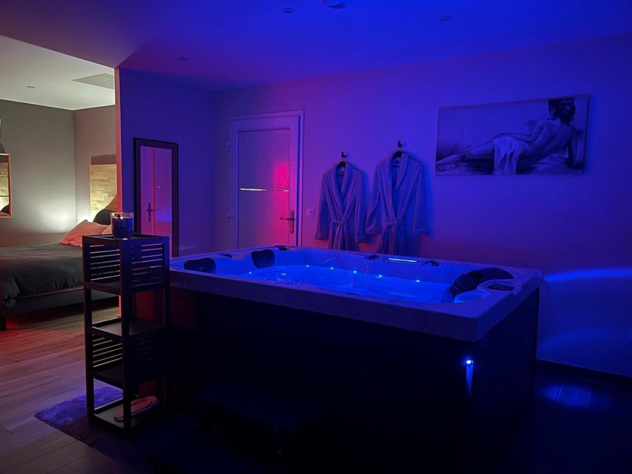La Valentine Love Room Gites Des 3 Lavoirs Bourogne Экстерьер фото